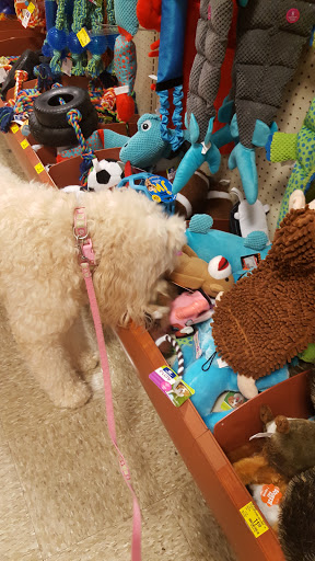 Pet Supply Store «PetSmart», reviews and photos, 2718 Legends Pkwy, Prattville, AL 36066, USA
