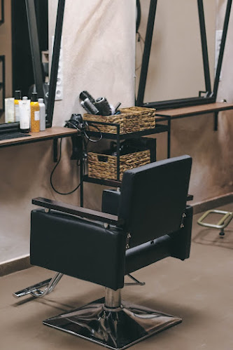 Leindler Hajszalon és Barber Shop - Borbély