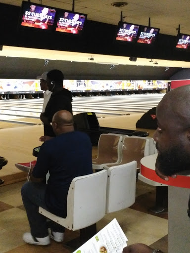 Bowling Alley «AMF Brookgate Lanes», reviews and photos, 14950 Snow Rd, Brook Park, OH 44142, USA