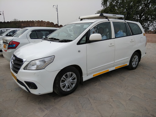Car rental with driver Jaipur