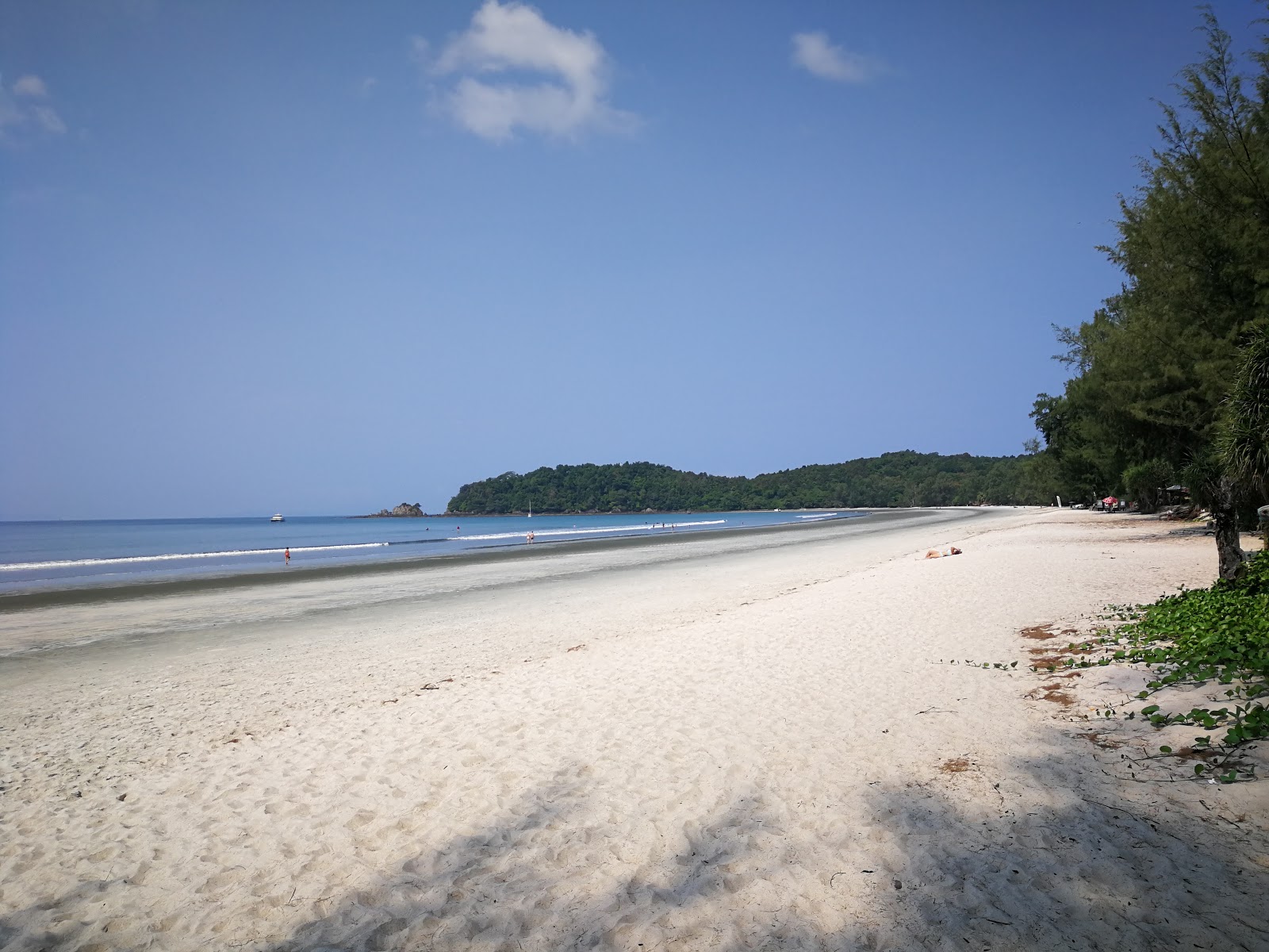 Photo of Aow Yai Beach with turquoise water surface
