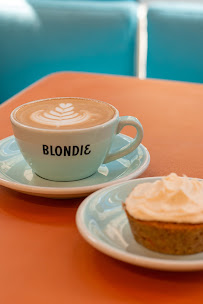 Cappuccino du Restaurant Blondie Coffee Shop à Paris - n°7