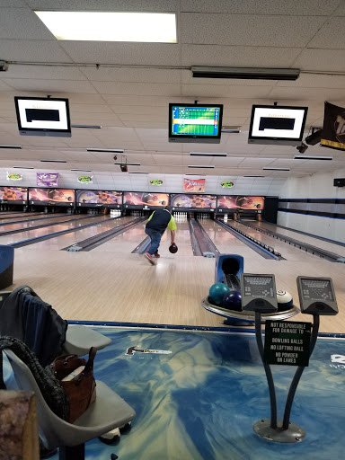 Bowling Alley «Gary Center Bowl», reviews and photos, 1118 N Market St, Paris, TN 38242, USA