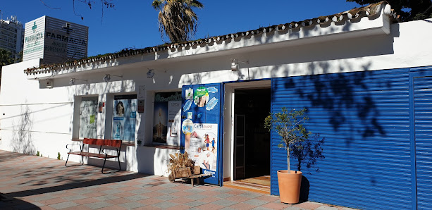 Farmacia Nueva Andalucia Av. Miguel de Cervantes, 8, Nueva Andalucía, 29660 Marbella, Málaga, España
