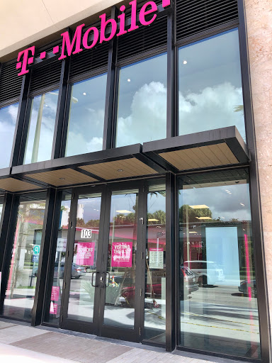 Cell Phone Store «T-Mobile», reviews and photos, 6917 SW 57th Ave, South Miami, FL 33143, USA