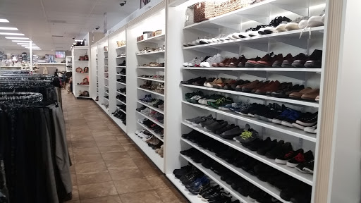 Thrift Store «Goodwill Retail Store & Donation Center», reviews and photos, 1560 Newbury Rd #5, Newbury Park, CA 91320, USA