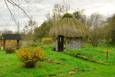 Le jardin qui cache la forêt à Le Sourn