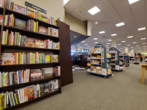 Book Store «Barnes & Noble», reviews and photos, 112 Eisenhower Pkwy, Livingston, NJ 07039, USA