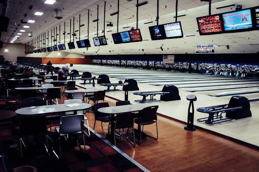 Bowling Alley «Freeway Lanes of Parma», reviews and photos, 12859 Brookpark Rd, Cleveland, OH 44130, USA