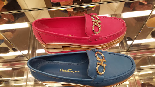 Jewelry Store «Cartier», reviews and photos, 370 N Rodeo Dr, Beverly Hills, CA 90210, USA