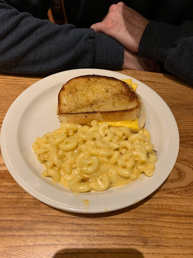 American Restaurant «Cracker Barrel Old Country Store», reviews and photos, 825 Marketplace Blvd, Hamilton Township, NJ 08691, USA