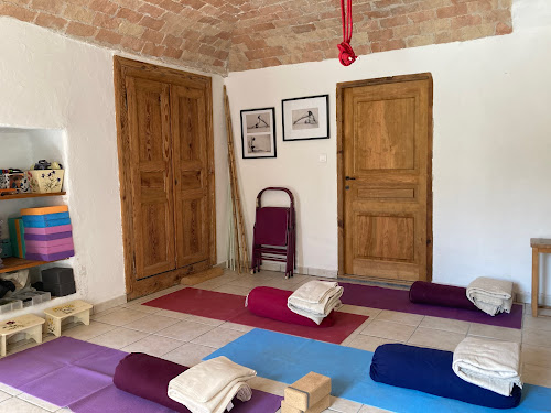 Centre de yoga SAMASTHITI Saint-Vincent-de-Barrès