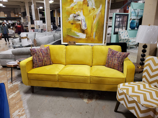 Used Office Furniture Store «City Liquidators: Used Office Furniture», reviews and photos, 830 SE 3rd Ave, Portland, OR 97214, USA