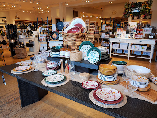 Shopping Mall «Town Center Plaza», reviews and photos, 5000 W 119th St, Leawood, KS 66209, USA