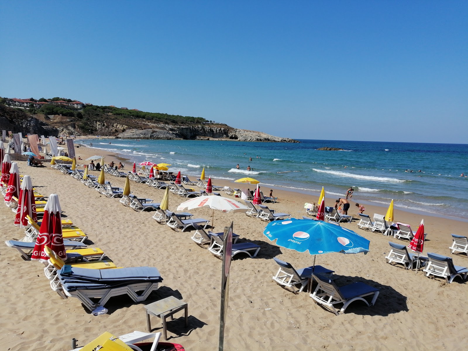Fotografie cu Baia Beach cu nivelul de curățenie înalt