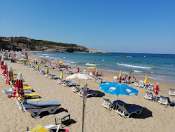 Fotografie cu Baia Beach cu nivelul de curățenie înalt