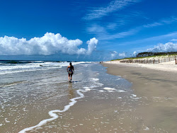 Photo de Onslow beach avec rivage droit, long