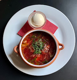 Photo n°35 de A la Ville de Petrograd à Paris ()