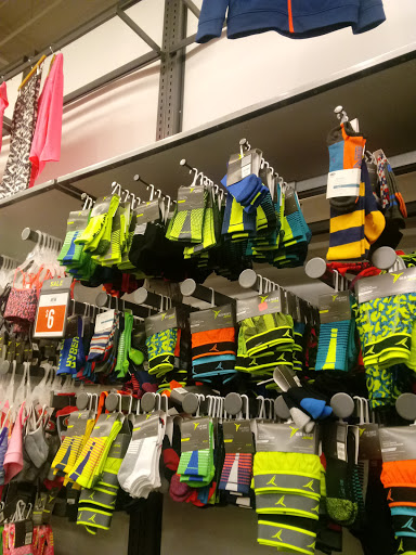 Clothing Store «Old Navy», reviews and photos, 9155 W Stockton Blvd, Elk Grove, CA 95758, USA