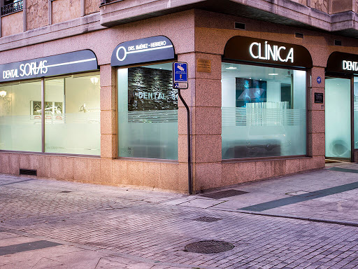 Información y opiniones sobre Clínica Dental Sorias de Salamanca
