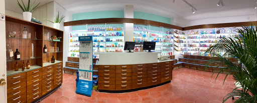 Farmacia Ramón Y Cajal 111.    Abierto 12H