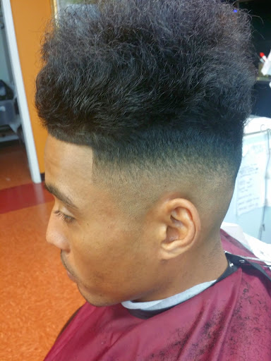 Barber Shop «H.Q. Barber Shop», reviews and photos, 401 Tiny Town Rd, Clarksville, TN 37042, USA