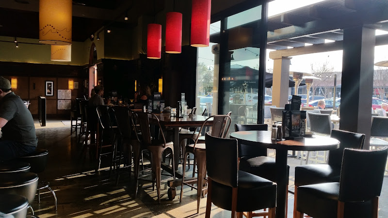 Bar Louie – The Village at Allen