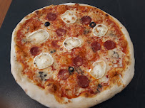 Pizza du Pizzeria PIZZACOM (ouvert) à La Machine - n°9
