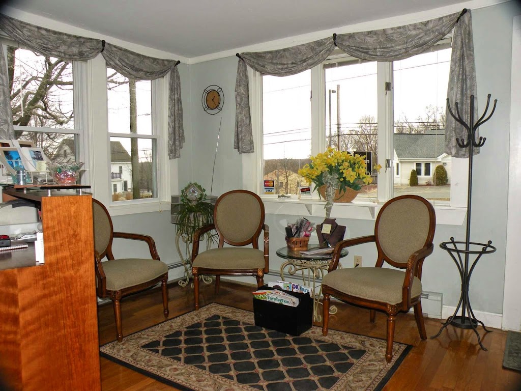 Phillip Richard Salon 02762