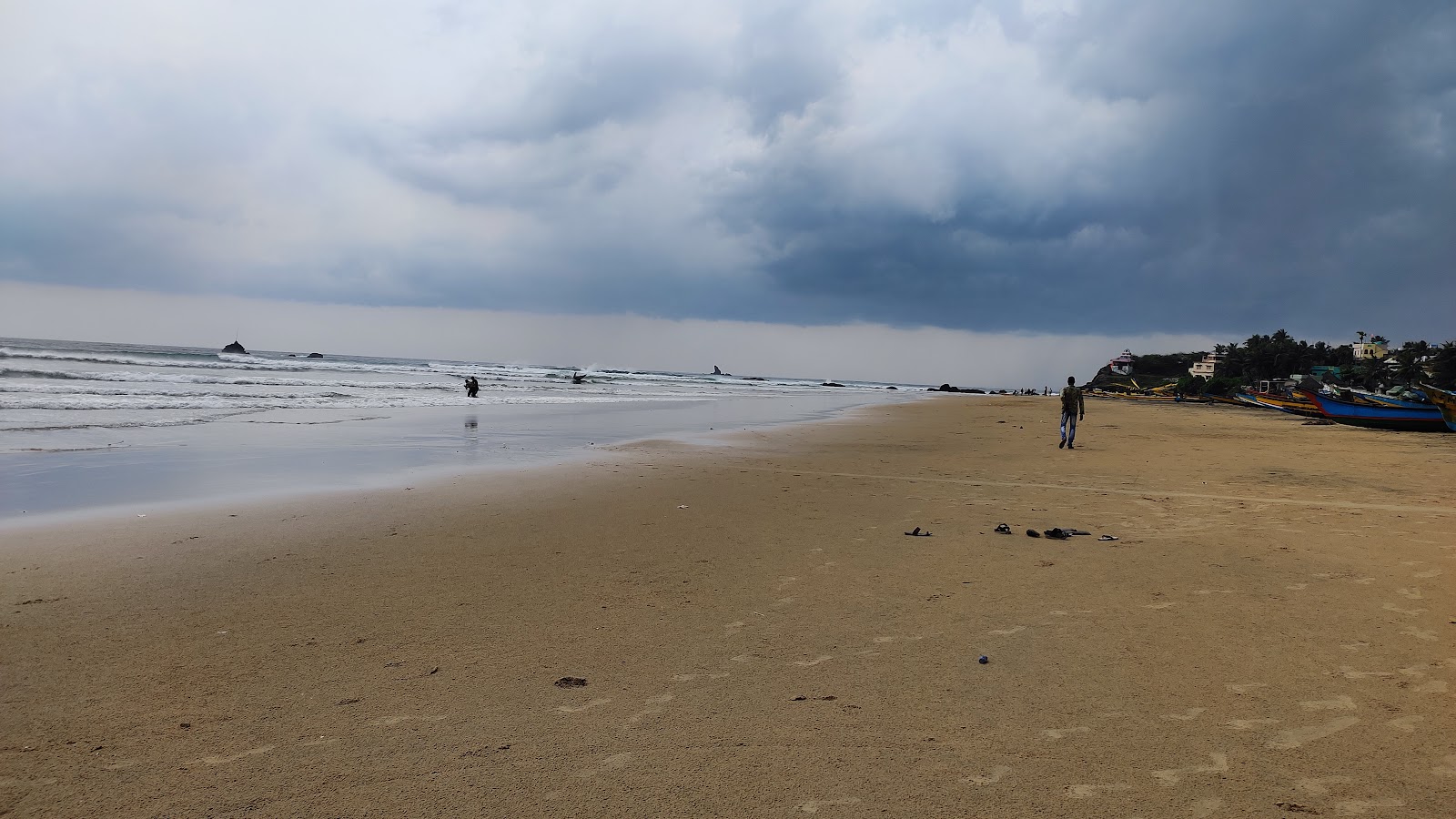 Φωτογραφία του Pudimadaka Beach και η εγκατάσταση