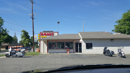 Donut Station Café, 35819 Green St, New Baltimore, MI 48047, USA, 
