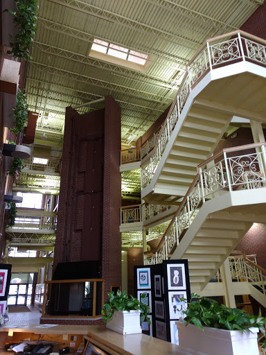 Shopping Mall «Fountain Square», reviews and photos, 101 W Kirkwood Ave, Bloomington, IN 47404, USA