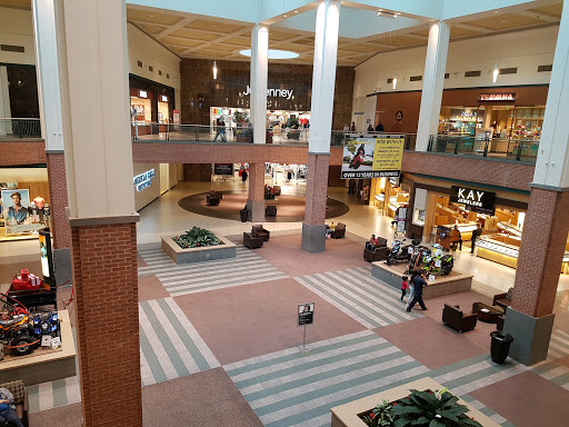 Shopping Mall «Wolfchase Galleria», reviews and photos, 2760 N Germantown Pkwy, Memphis, TN 38133, USA