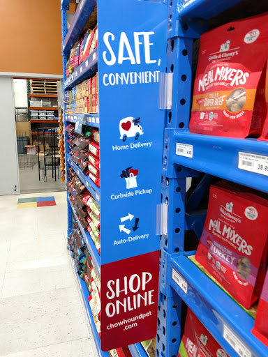 Pet Supply Store «Chow Hound Pet Supplies», reviews and photos, 5265 Northland Dr NE, Grand Rapids, MI 49525, USA