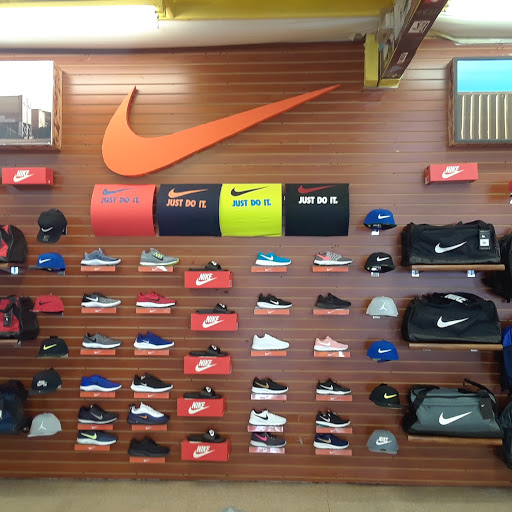 Shoe Store «Shoe City - Lawndale», reviews and photos, 16809 Hawthorne Blvd # 3706422, Lawndale, CA 90260, USA