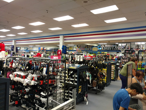 Sporting Goods Store «Big 5 Sporting Goods - Factoria», reviews and photos, 4055 Factoria Blvd SE, Bellevue, WA 98006, USA