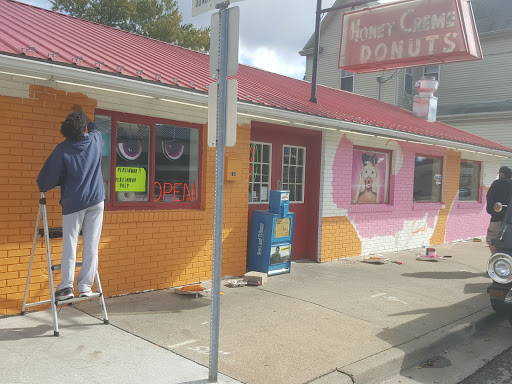 Dessert Shop «Honey Creme Donut Shop», reviews and photos, 514 Vincennes St, New Albany, IN 47150, USA
