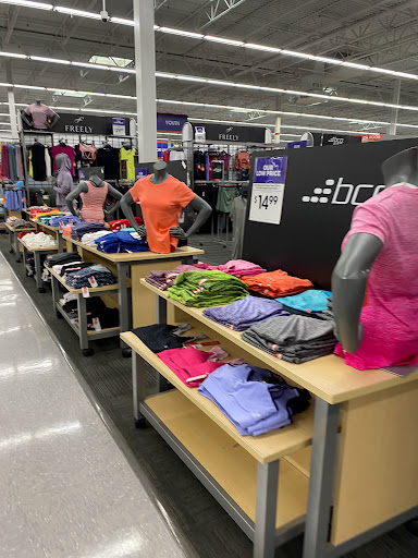 Sporting Goods Store «Academy Sports + Outdoors», reviews and photos, 7926 Giacosa Pl, Memphis, TN 38133, USA