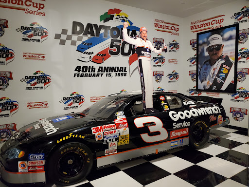 Sporting Goods Store «Bass Pro Shops», reviews and photos, 1935 S Campbell Ave, Springfield, MO 65807, USA