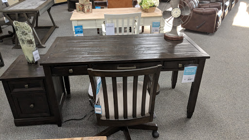 Furniture Store «Raymour & Flanigan Furniture and Mattress Store», reviews and photos, 50 Hale Rd, Manchester, CT 06040, USA