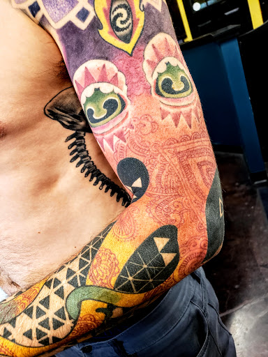 Tattoo Shop «House of Tattoo!», reviews and photos, 2703 6th Ave, Tacoma, WA 98406, USA