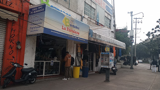 Tienda de insumos para policías Ciudad López Mateos
