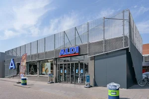 ALDI Supermarket image
