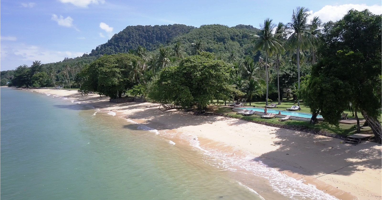 Klong Jark Beach的照片 带有长直海岸