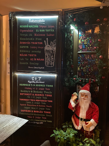 Szomszéd Koktélbár és Kávézó - Győr