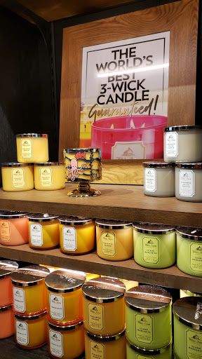 Beauty Supply Store «Bath & Body Works», reviews and photos, 31 N Michigan Ave, Atlantic City, NJ 08401, USA