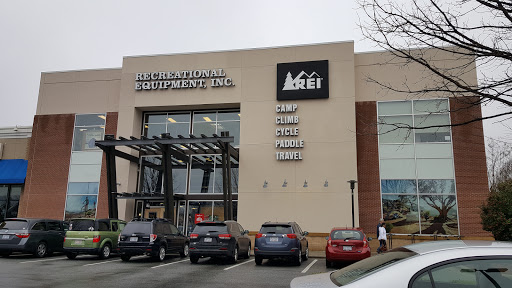 REI, 3334 W Friendly Ave #140, Greensboro, NC 27410, USA, 
