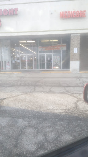Hardware Store «Harbor Freight Tools», reviews and photos, 6272 Pearl Rd, Parma Heights, OH 44130, USA