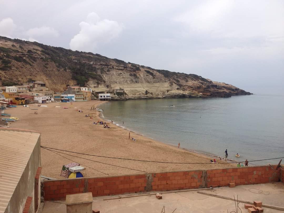 Zdjęcie Plage Sassel z powierzchnią beżowy piasek