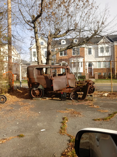 Auto Repair Shop «Elden Street Service & Tire Center», reviews and photos, 602 Elden St, Herndon, VA 20170, USA